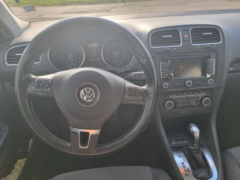 VW Golf 1.6  TDI, снимка 14 - Автомобили и джипове - 51725351