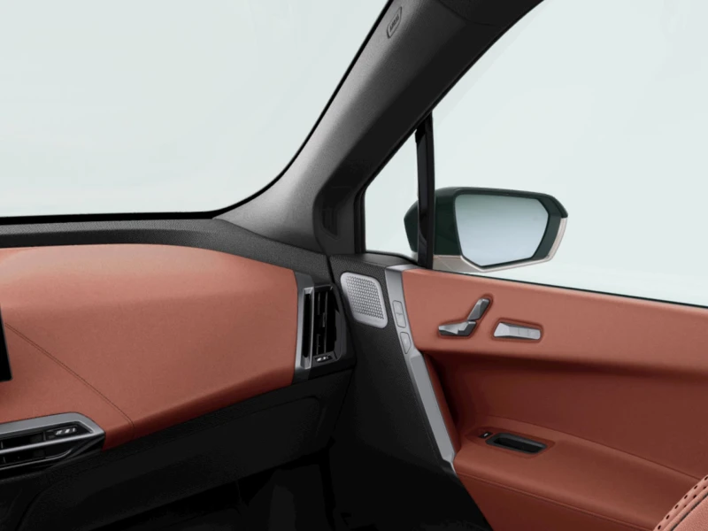 BMW iX xDrive60, снимка 10 - Автомобили и джипове - 51974350