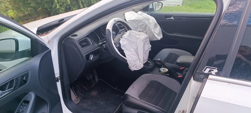 VW Jetta 2.0 TDI Bluemotion, снимка 7 - Автомобили и джипове - 52589133