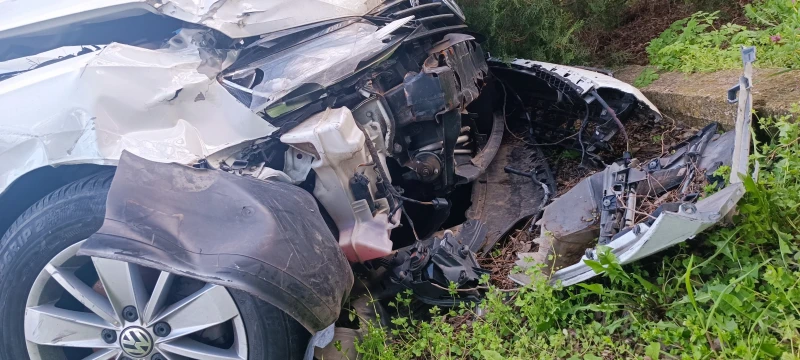 VW Jetta 2.0 TDI Bluemotion, снимка 15 - Автомобили и джипове - 52589133