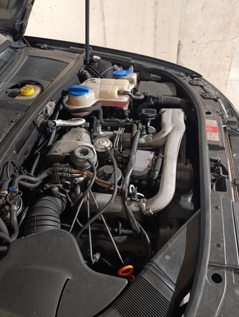 Audi A6 2.5 TDI Quattro Facelift, снимка 10 - Автомобили и джипове - 52367854