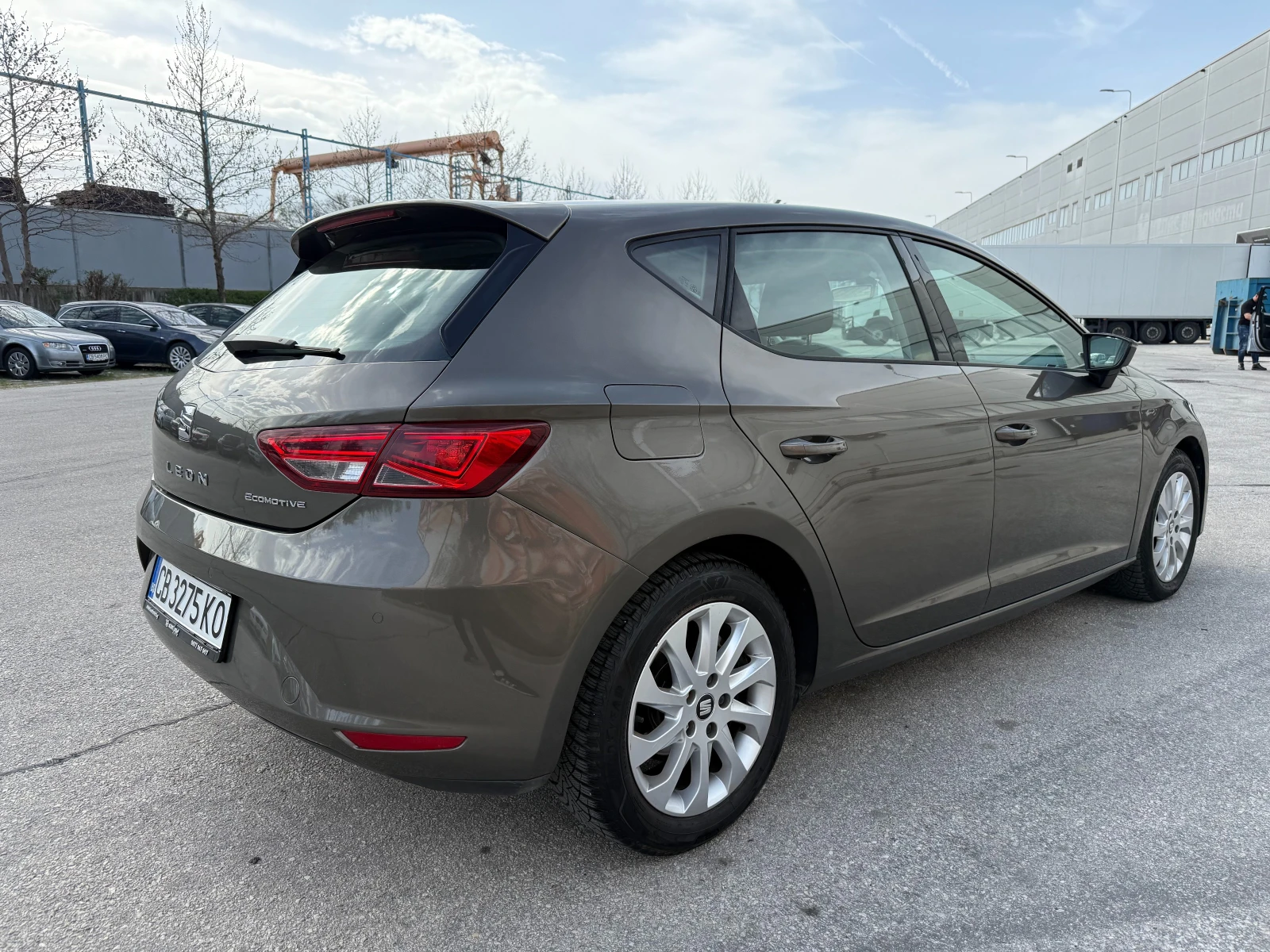 Seat Leon 1.6d 110 к.с. - изображение 4