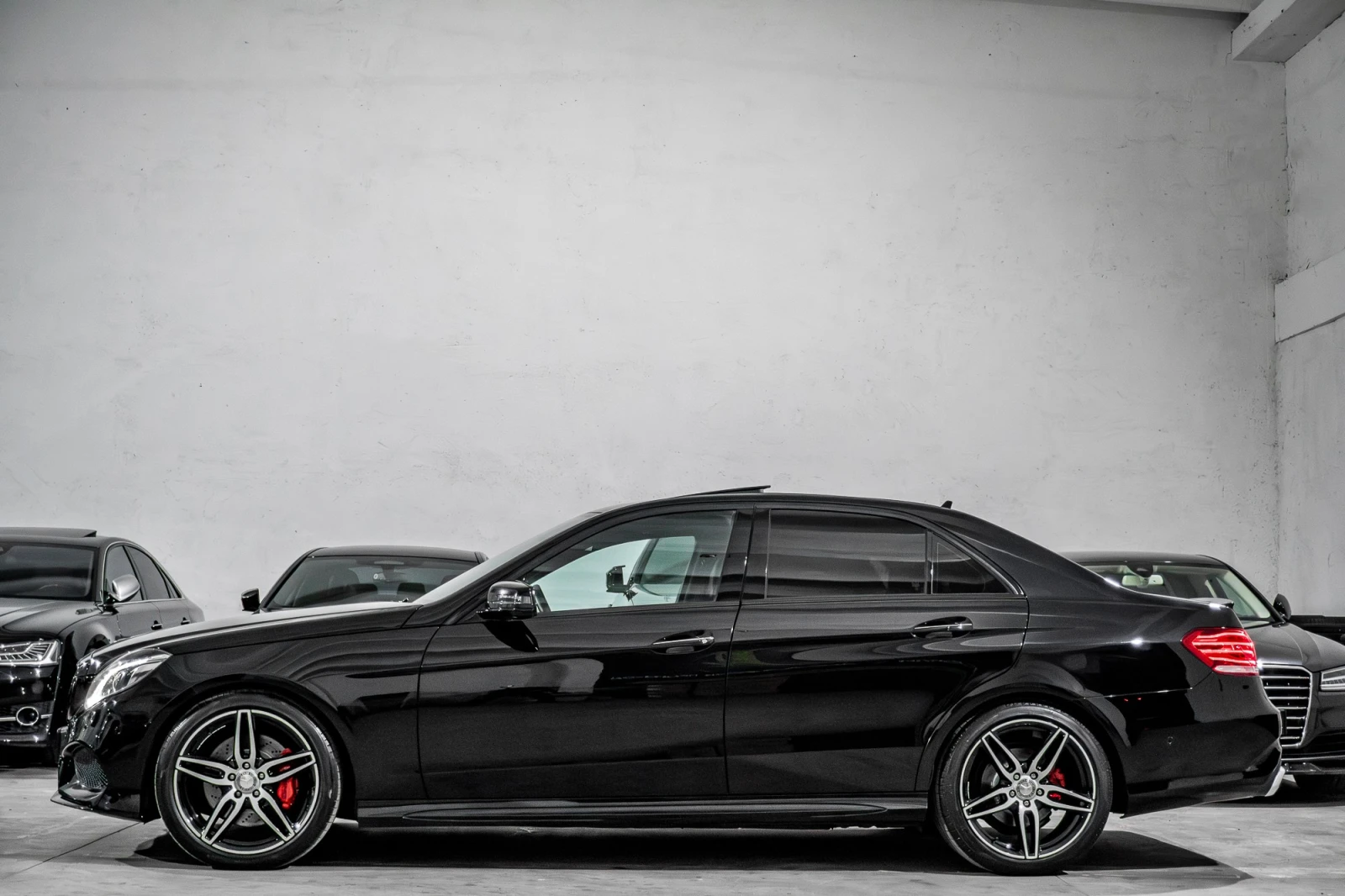 Mercedes-Benz E 350 d* AMG* MASSAGE* TV* CARBON* 9G-TRONIC* FULL MAX - изображение 2