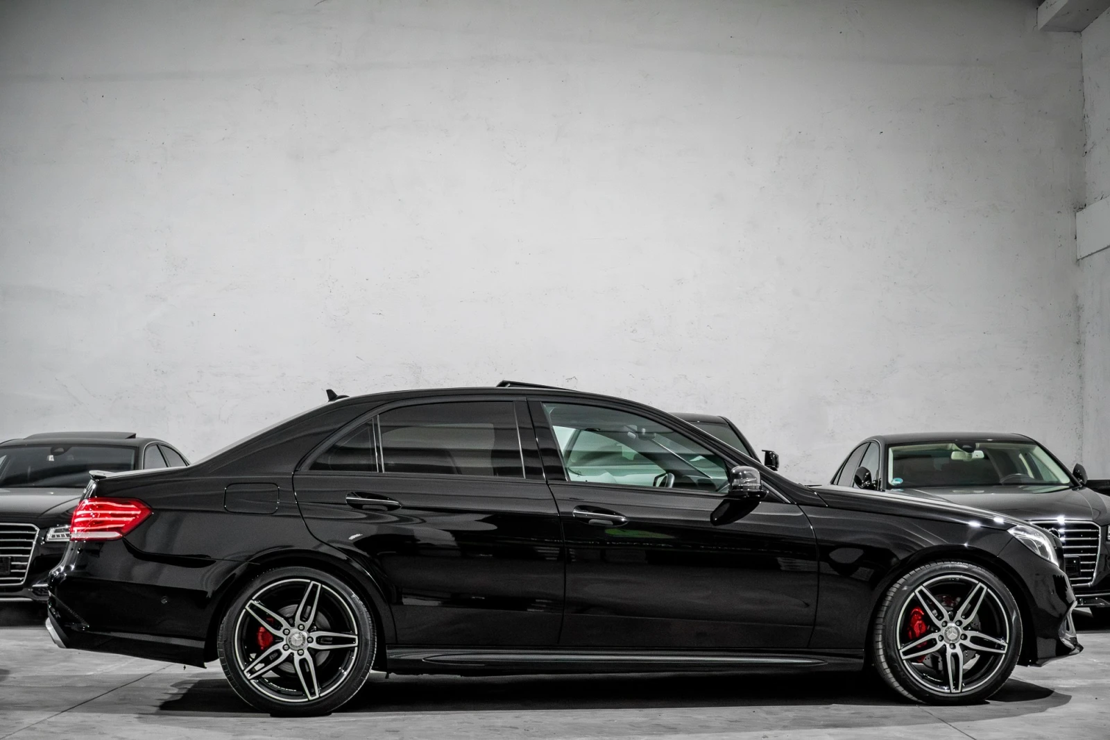 Mercedes-Benz E 350 d* AMG* MASSAGE* TV* CARBON* 9G-TRONIC* FULL MAX - изображение 6