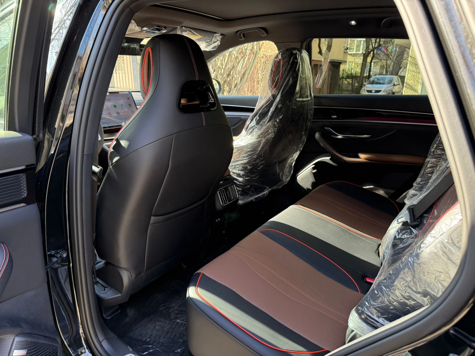 BYD Seal U DM-I 1.5 PHEV Design AWD НАЛИЧНА, снимка 15 - Автомобили и джипове - 53154391