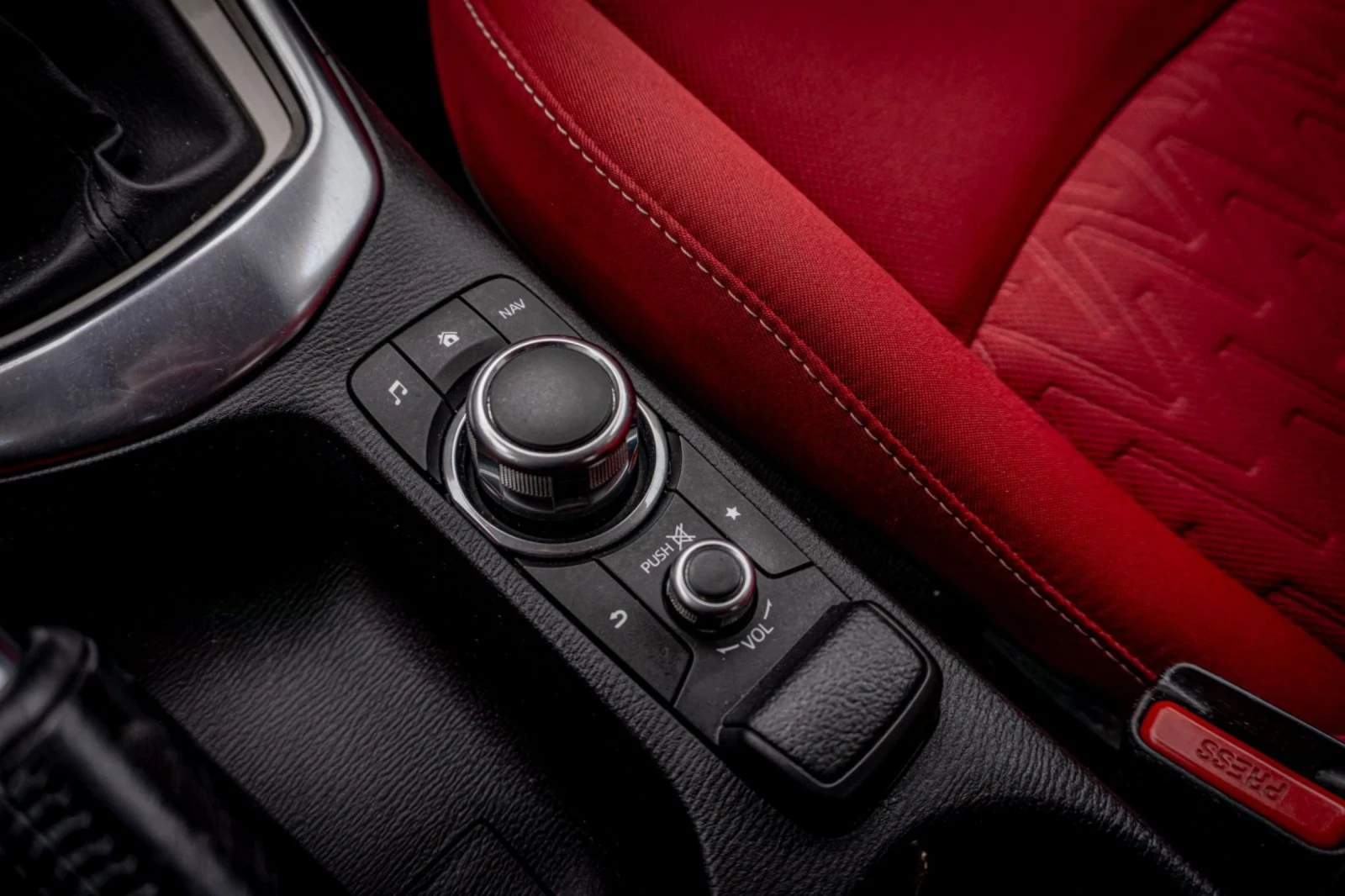 Mazda 2  - изображение 8