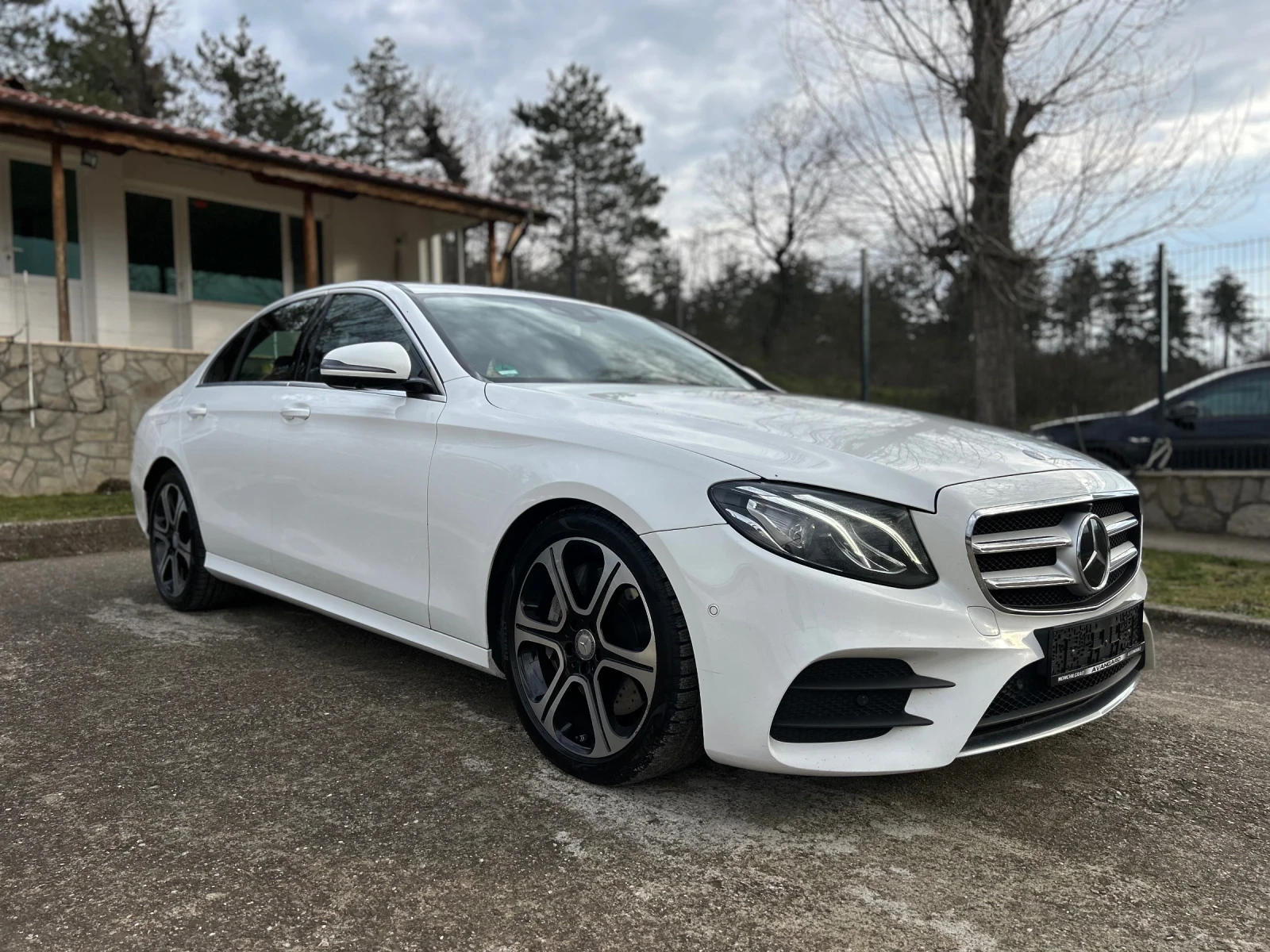 Mercedes-Benz E 350 AMG DISTRONIK 360KAMERA OBDUHVANE - изображение 2