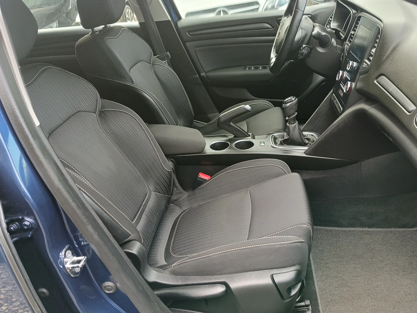 Renault Megane 1.3 i  | Mobile.bg � ����������� 10