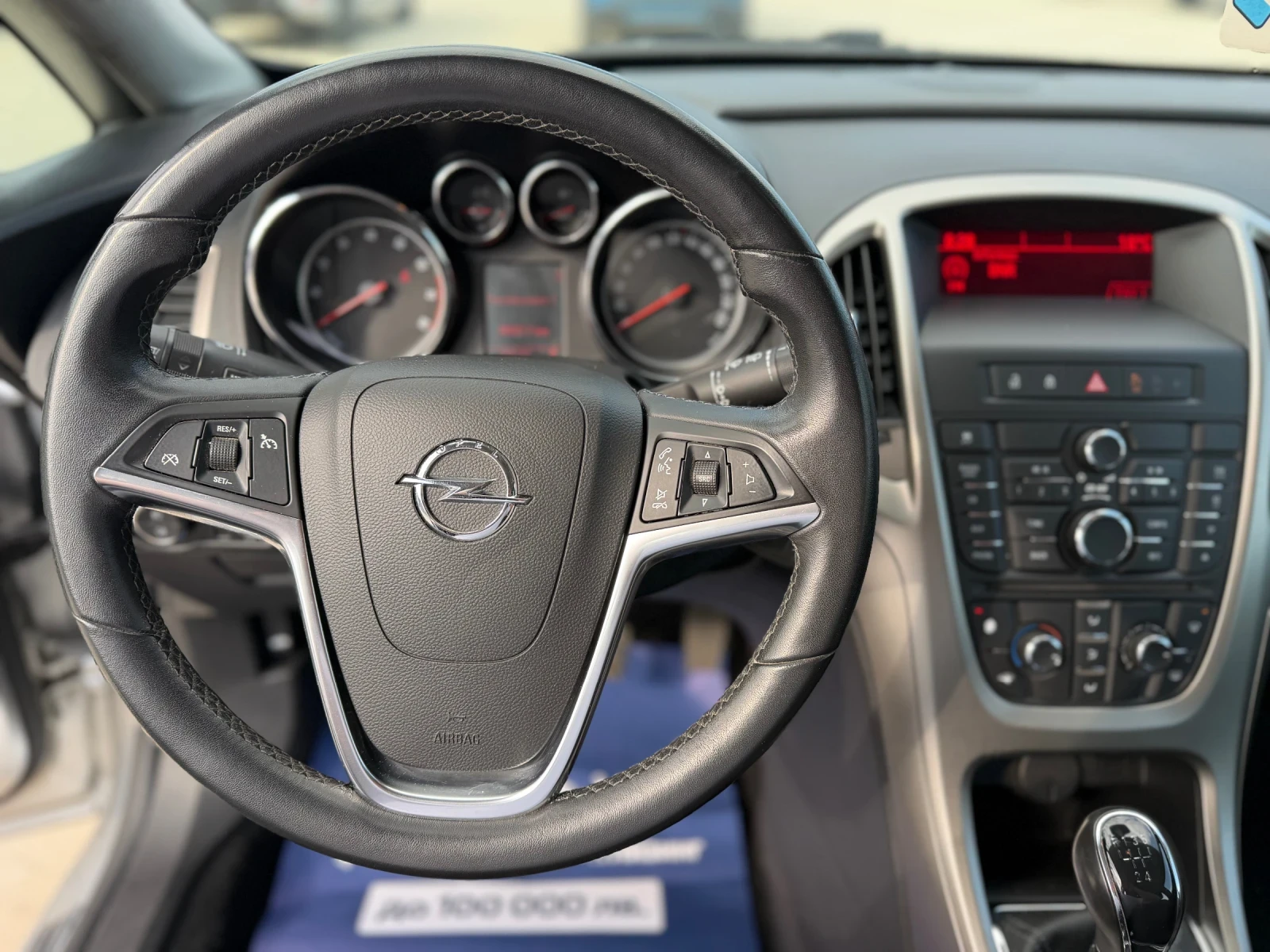 Opel Astra 1.6Benzin/102000km/Top, снимка 12 - Автомобили и джипове - 53864520