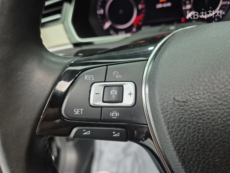VW Arteon, снимка 16 - Автомобили и джипове - 55192943