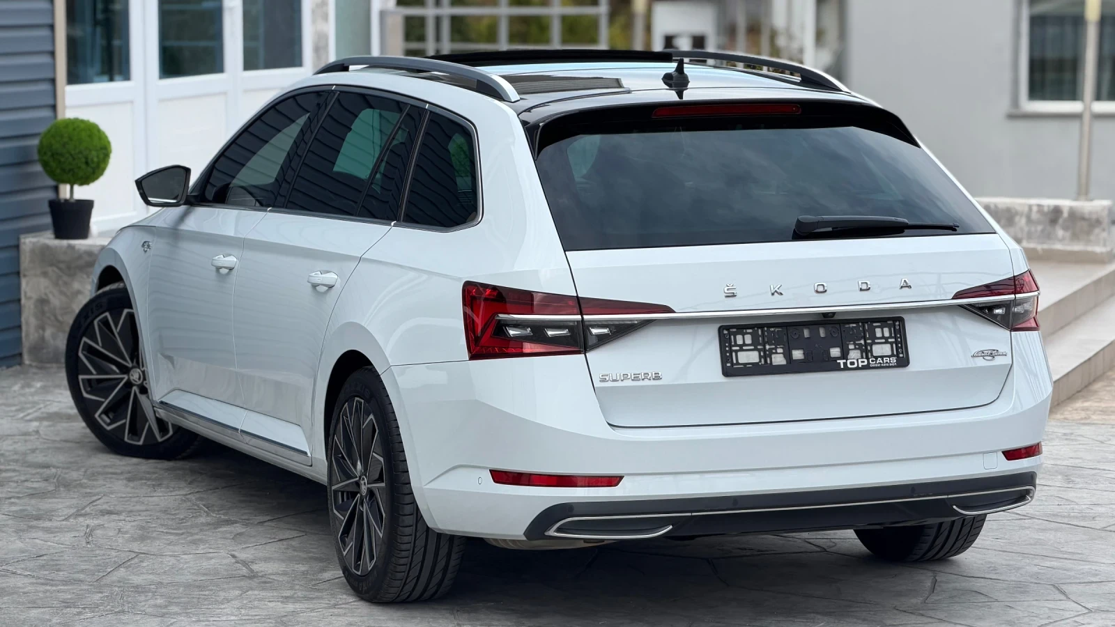 Skoda Superb Laurin & Klement FULL, снимка 4 - Автомобили и джипове - 56675073