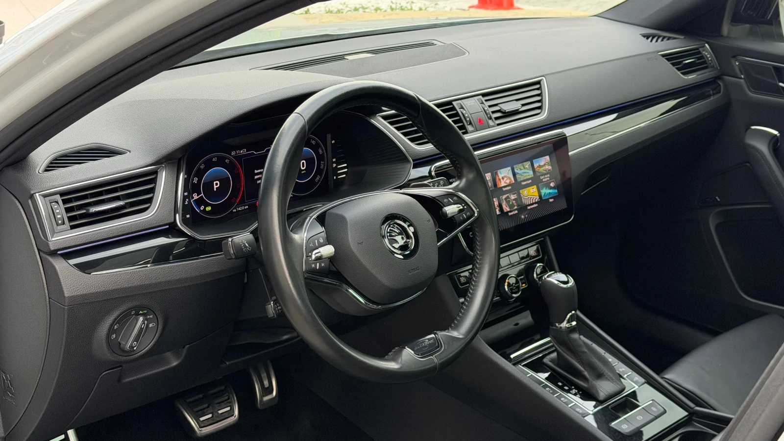 Skoda Superb Laurin & Klement FULL, снимка 7 - Автомобили и джипове - 56675073