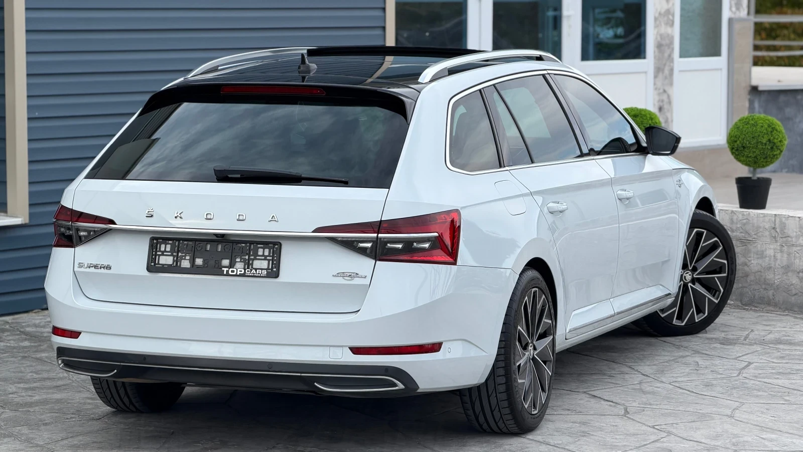 Skoda Superb Laurin & Klement FULL, снимка 6 - Автомобили и джипове - 56675073