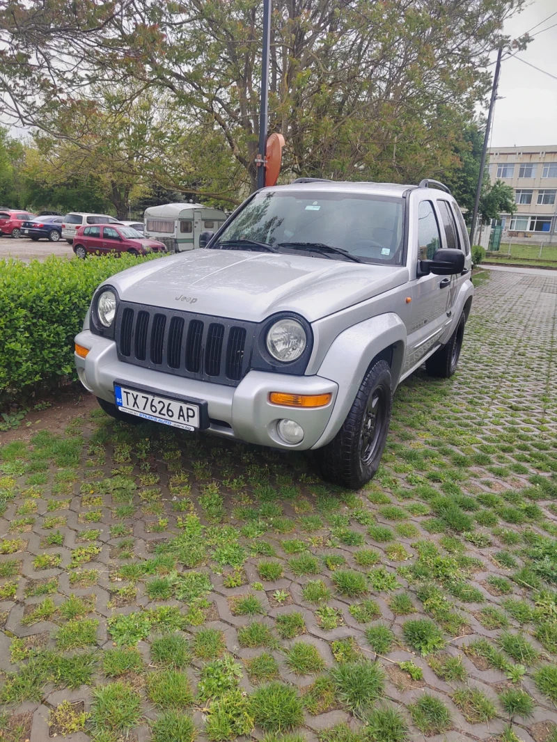 Jeep Cherokee KJ, снимка 1 - Автомобили и джипове - 48363108