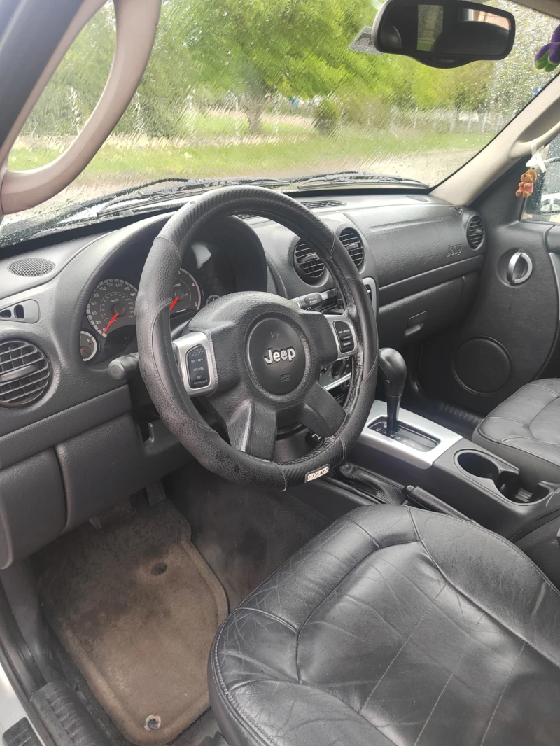 Jeep Cherokee KJ, снимка 9 - Автомобили и джипове - 48363108