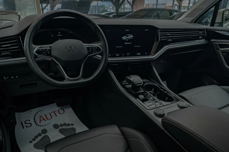 VW Touareg 3.0TDI/4Motion/Virtual/Камера/Подгрев, снимка 8 - Автомобили и джипове - 51423962