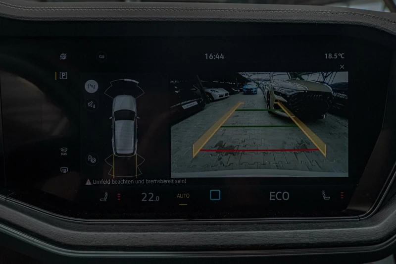 VW Touareg 3.0TDI/4Motion/Virtual/Камера/Подгрев, снимка 9 - Автомобили и джипове - 51423962