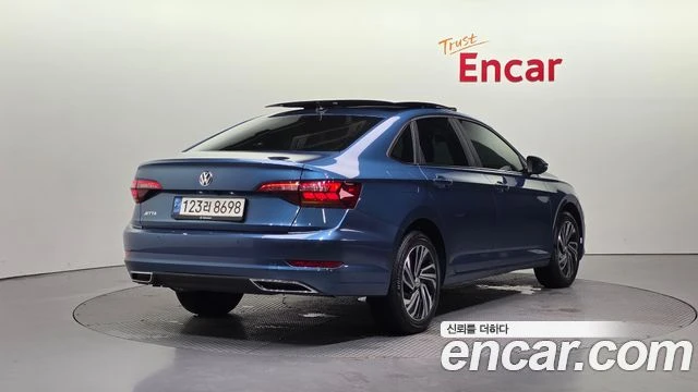 VW Jetta  1. 4 TSI | Premium Sedan 40K KM, снимка 5 - Автомобили и джипове - 55356068