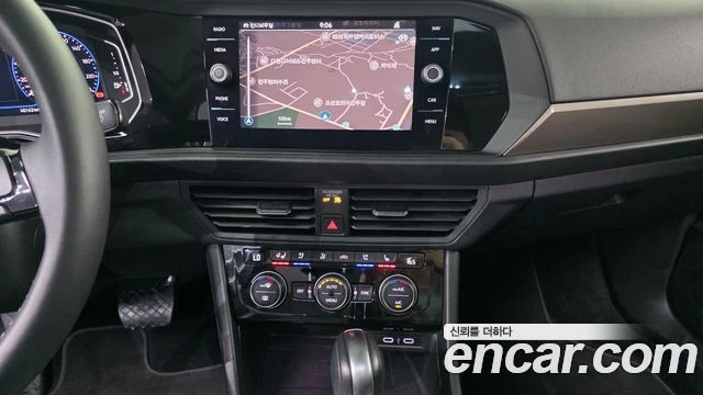 VW Jetta  1. 4 TSI | Premium Sedan 40K KM, снимка 15 - Автомобили и джипове - 55356068