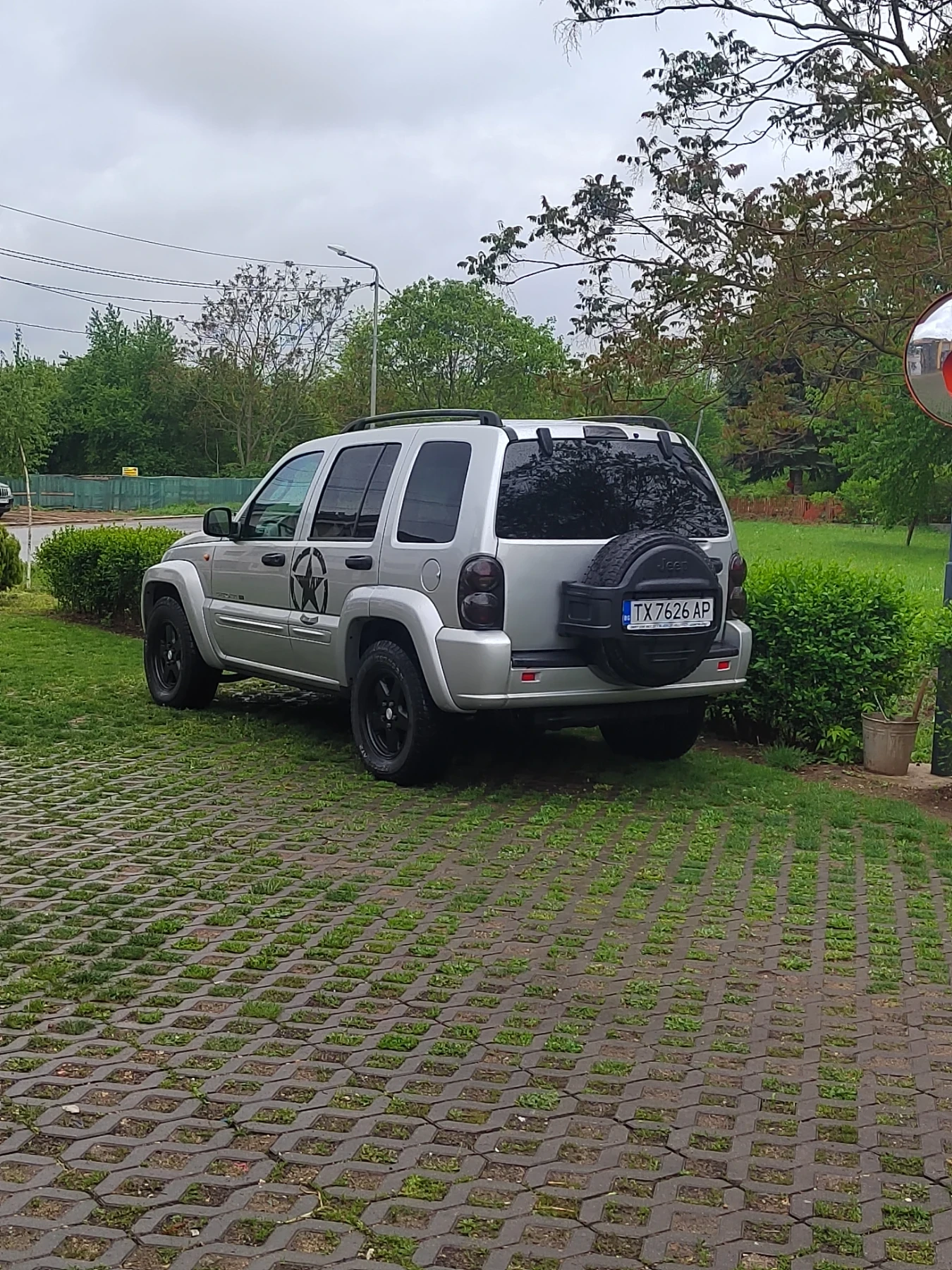 Jeep Cherokee KJ - изображение 3