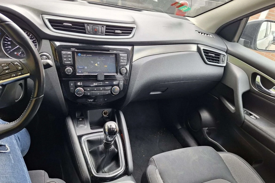 Nissan Qashqai 1.5, снимка 6 - Автомобили и джипове - 54921886