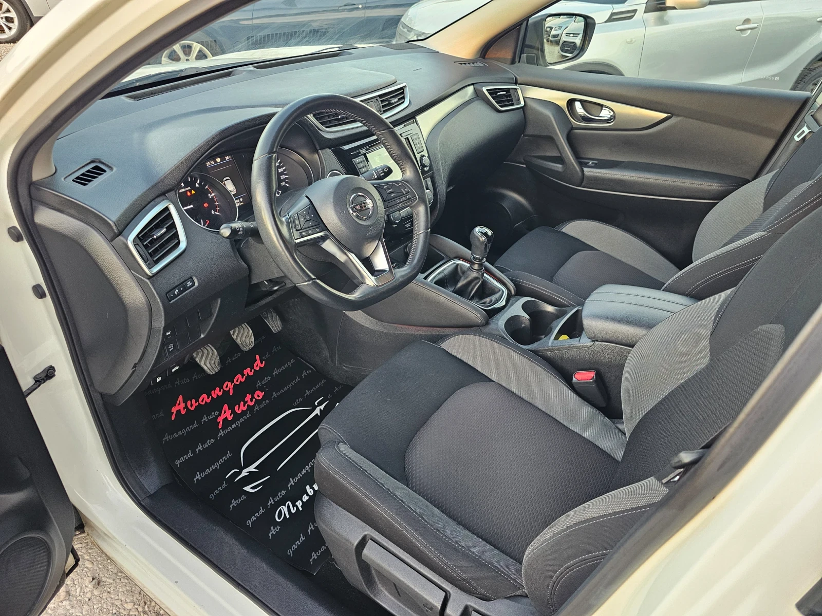 Nissan Qashqai 1.7DCi, 150к.с., снимка 8 - Автомобили и джипове - 55071894