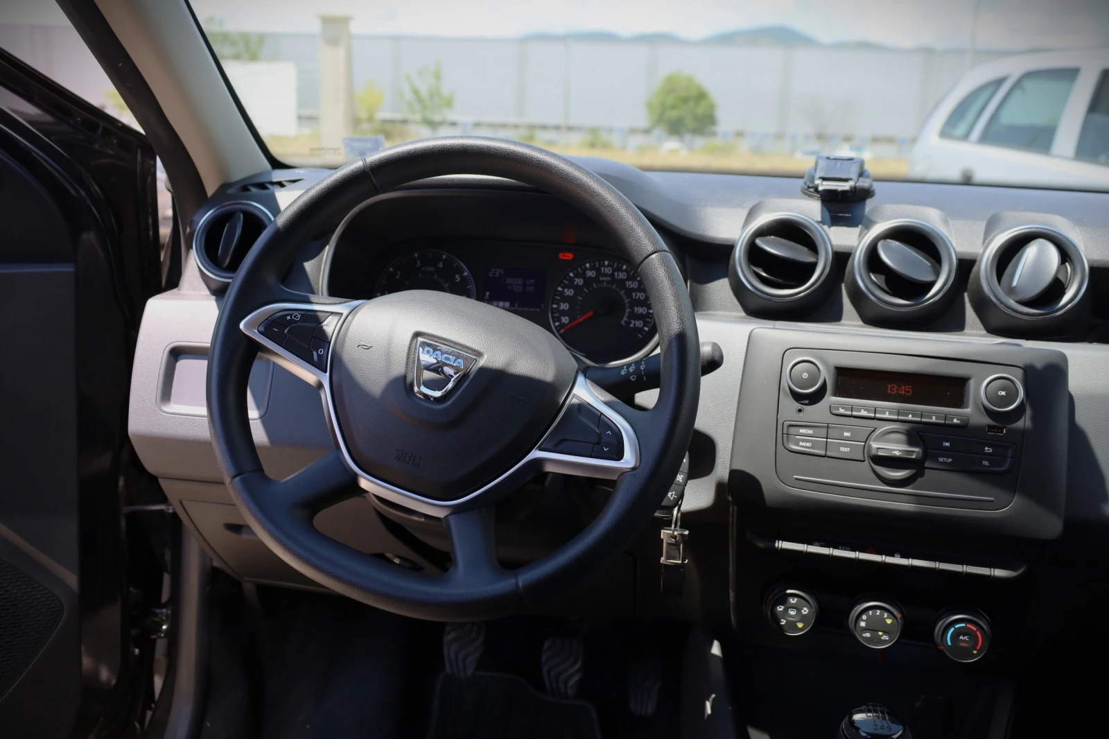 Dacia Duster, снимка 10 - Автомобили и джипове - 55294357