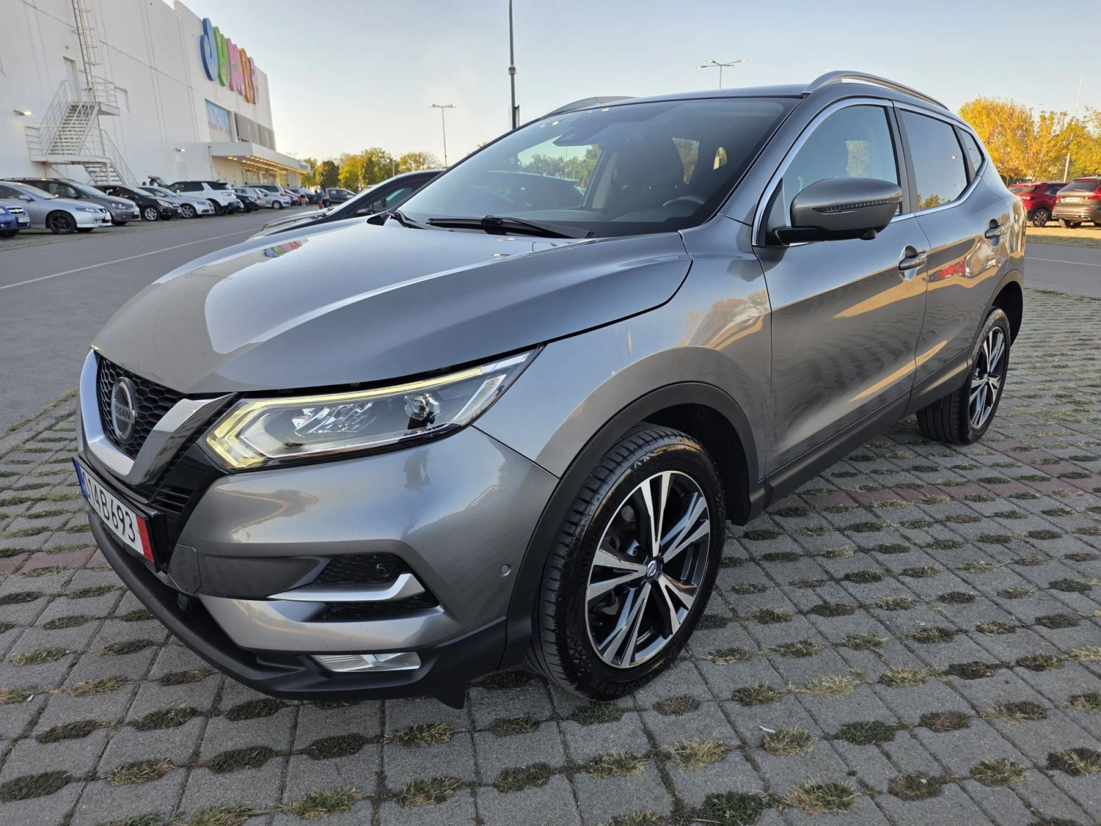 Nissan Qashqai 1.7dci 150p.s Automat 4x4 FULL EXTRI