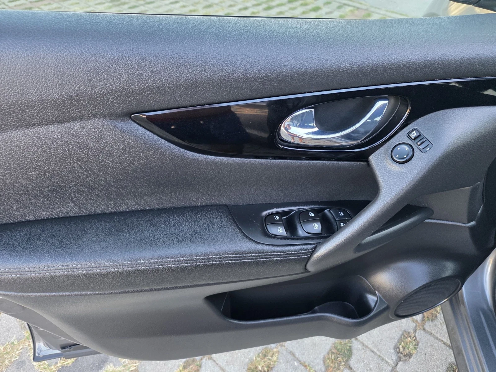 Nissan Qashqai 1.7dci 150p.s Automat 4x4 FULL EXTRI, снимка 8 - Автомобили и джипове - 55982420