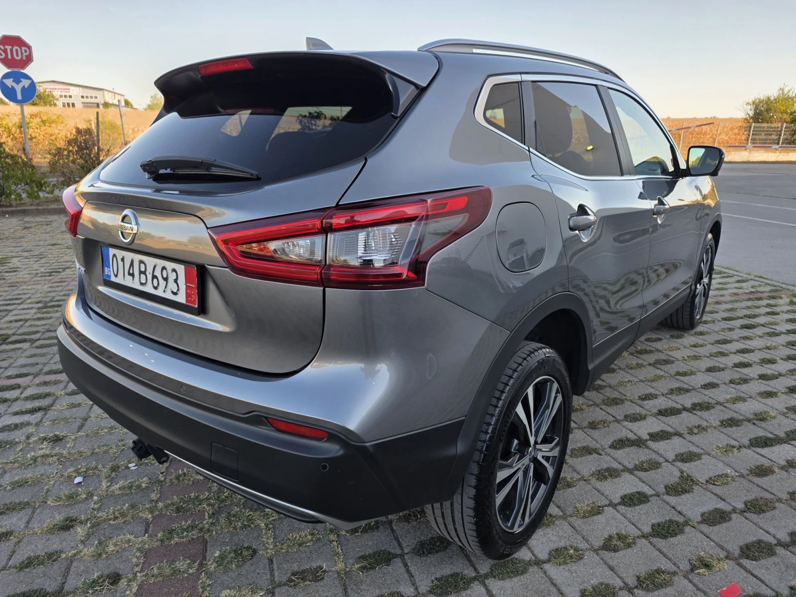 Nissan Qashqai 1.7dci 150p.s Automat 4x4 FULL EXTRI, снимка 5 - Автомобили и джипове - 55982420
