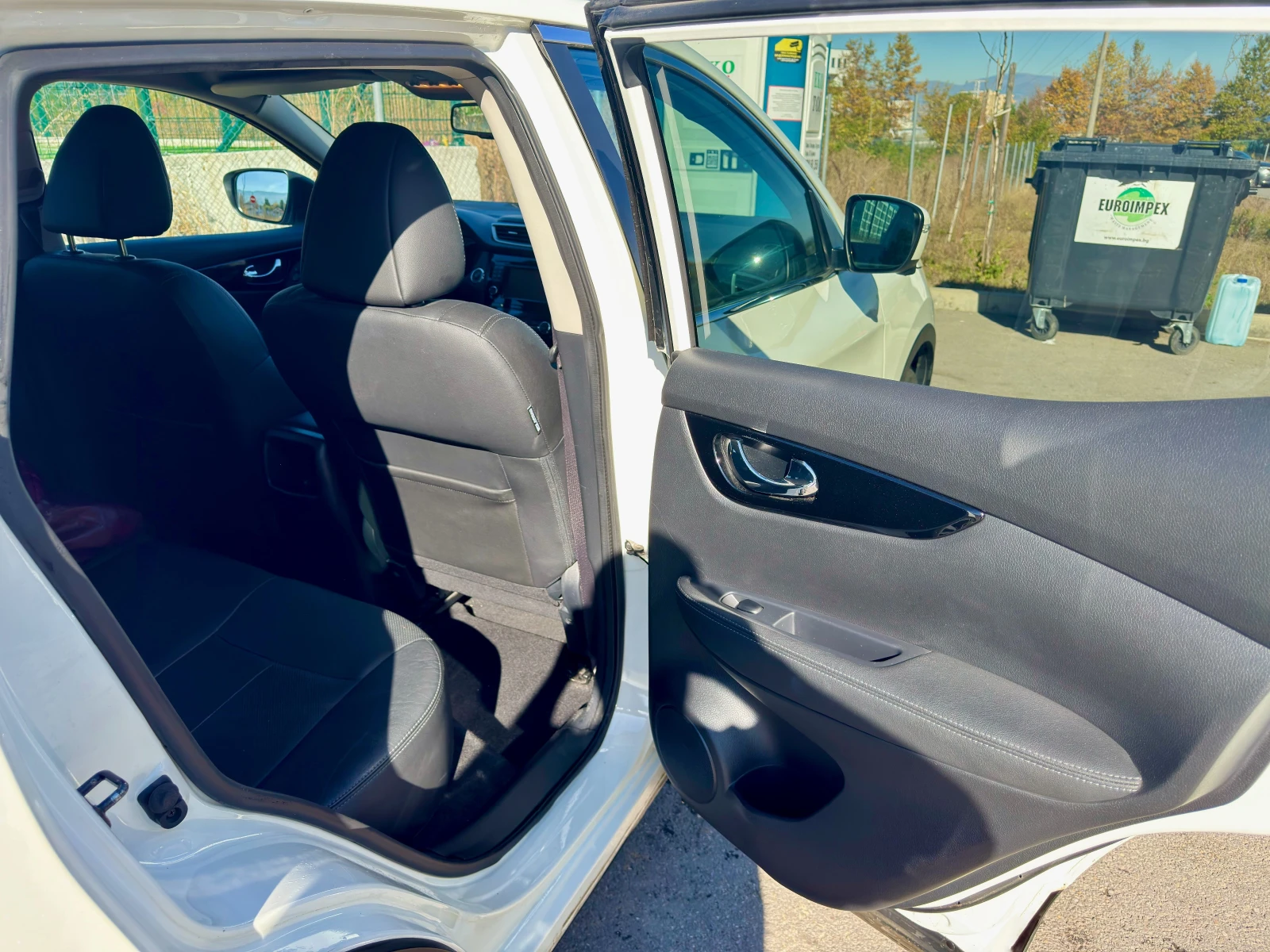 Nissan Qashqai, снимка 11 - Автомобили и джипове - 56652961