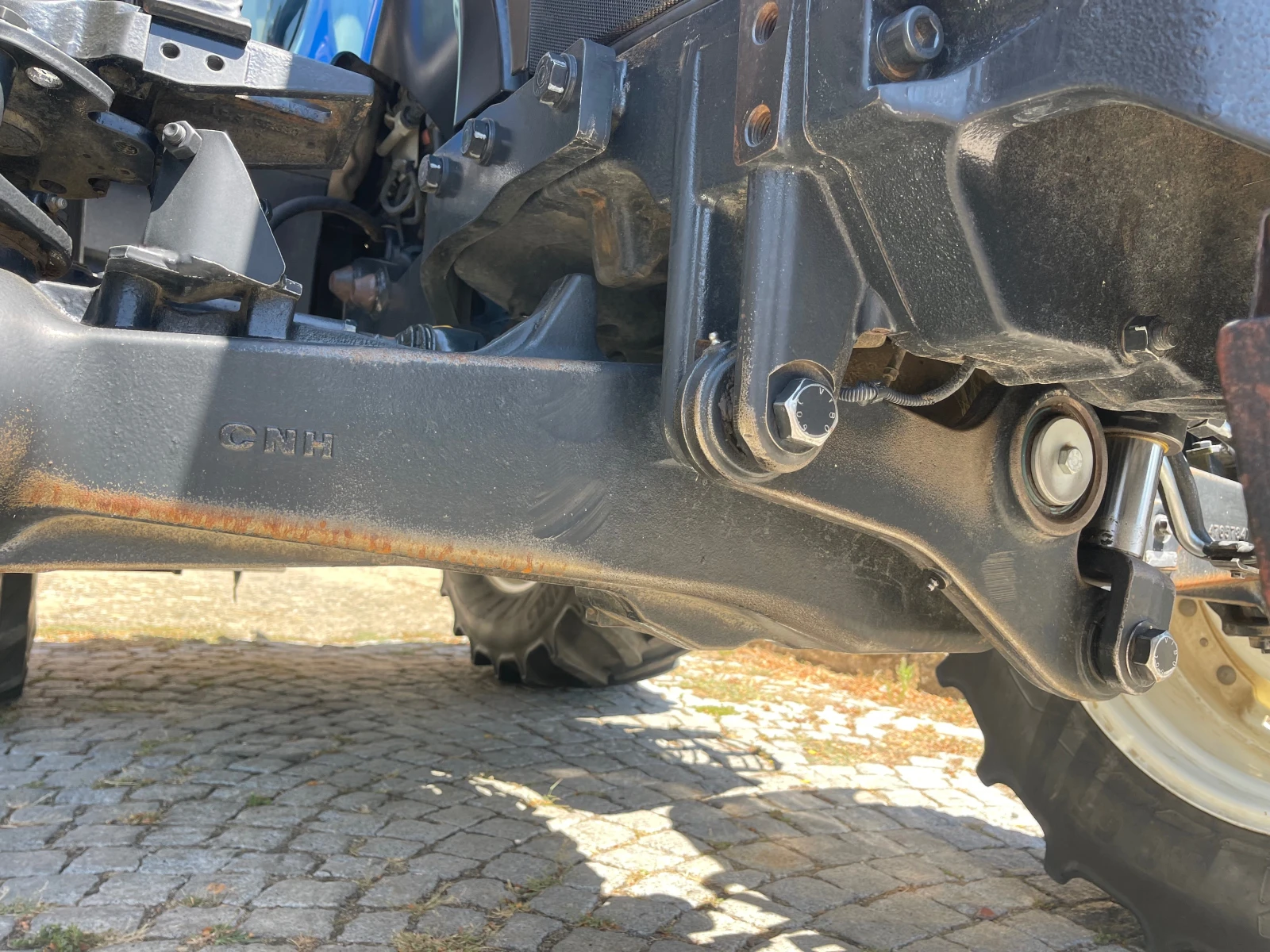 Трактор New Holland T5.120 С ТЕСНИ И ШИРОКИ ГУМИ ЛИЗИНГ - изображение 10