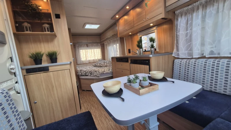 Каравана Dethleffs 450 camper , снимка 12 - Каравани и кемпери - 52421301