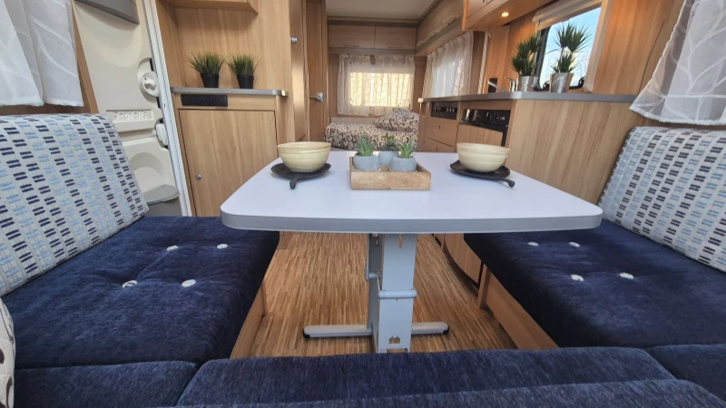 Каравана Dethleffs 450 camper , снимка 13 - Каравани и кемпери - 52421301