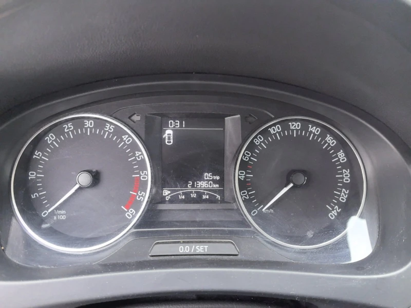 Skoda Rapid 1.4, снимка 12 - Автомобили и джипове - 52799886