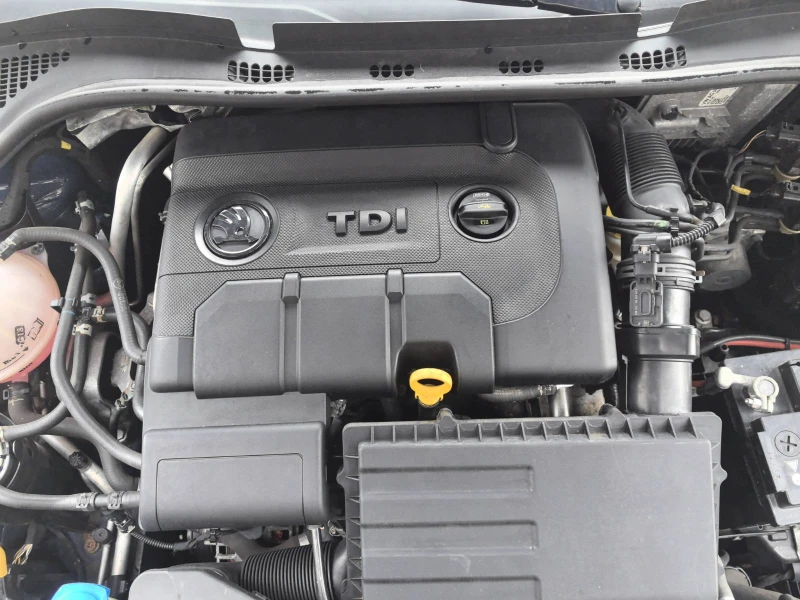 Skoda Rapid 1.4, снимка 13 - Автомобили и джипове - 52799886