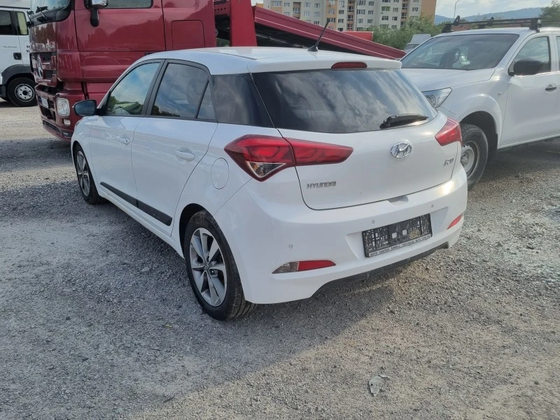 Hyundai I20 1.1 CRDI, снимка 3 - Автомобили и джипове - 42342931