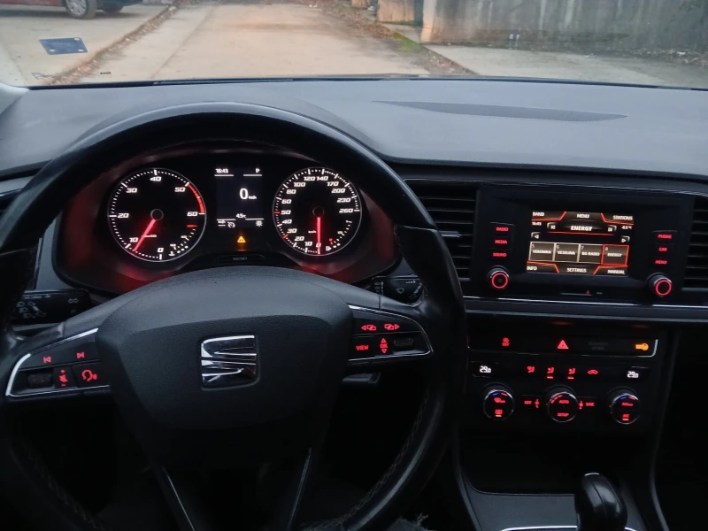 Seat Leon 1.6 TDI, снимка 9 - Автомобили и джипове - 48239155