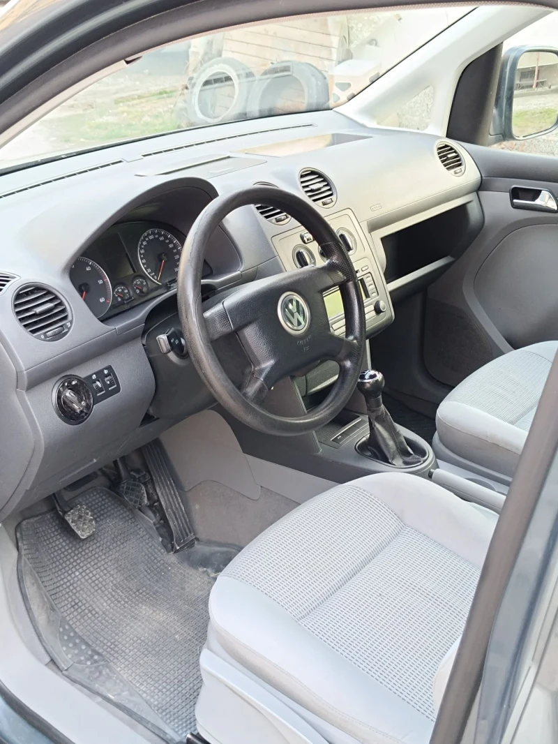 VW Caddy 1.9TDI/105/Климатик/Подгрев , снимка 14 - Автомобили и джипове - 49598393