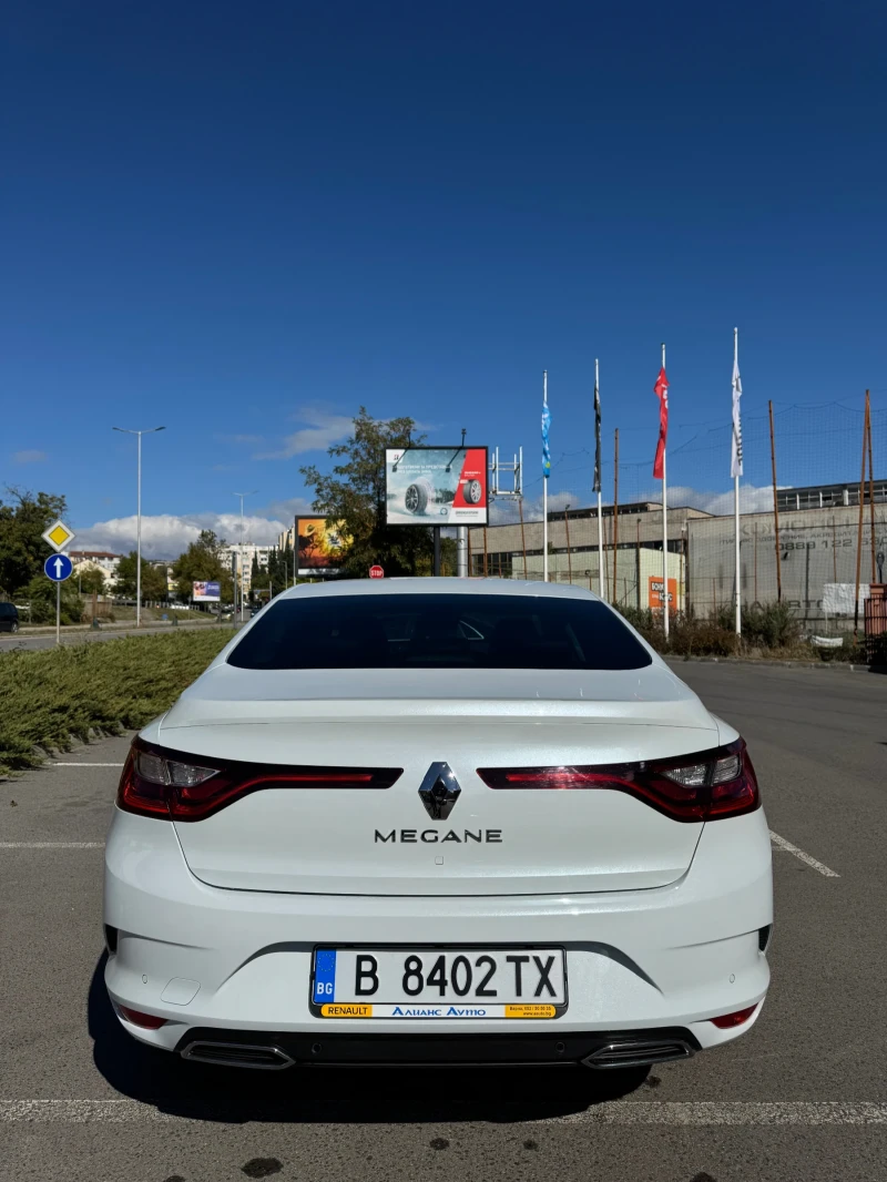 Renault Megane 1.3 ТСЕ, снимка 5 - Автомобили и джипове - 52026379