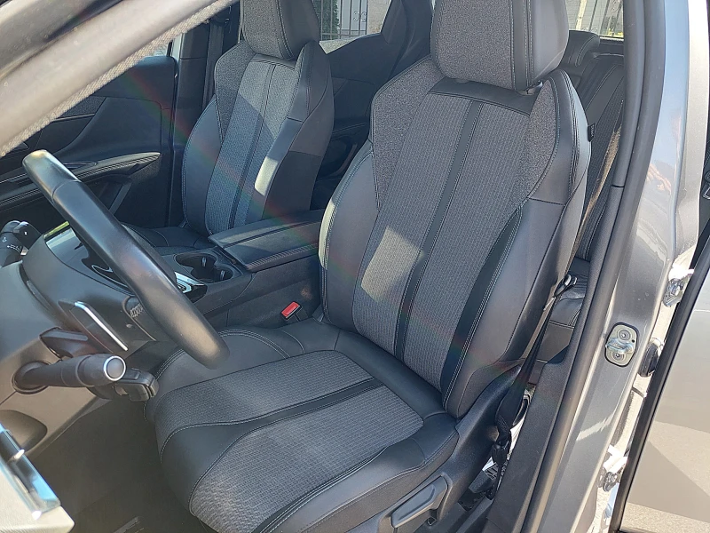 Peugeot 3008 New Line Up GT 1.6 Plug-in HYBRID 4x4 e-EAT8, снимка 10 - Автомобили и джипове - 52421397