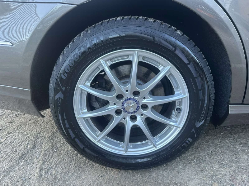 Mercedes-Benz E 350 CGI DISTRONIC CAMERA 7G-PLUS, снимка 16 - Автомобили и джипове - 53118625