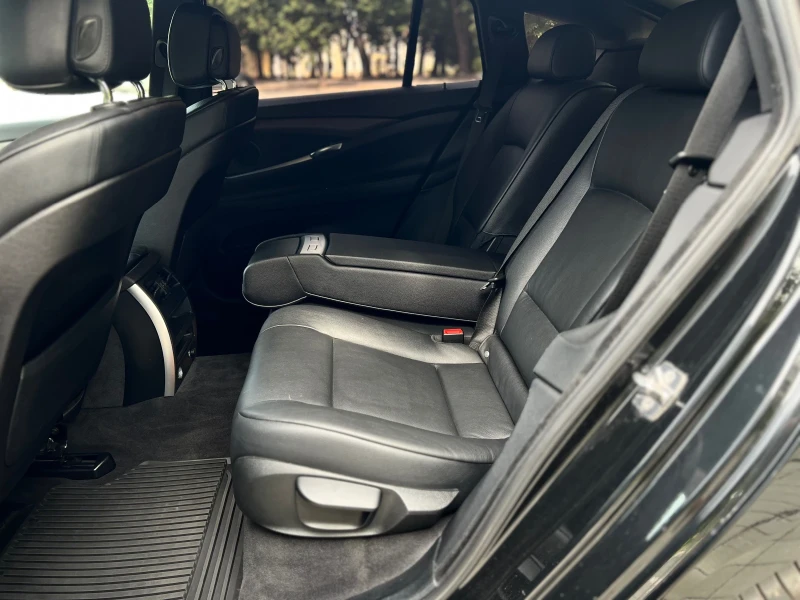 BMW 530 НЕРАЗЛИЧИМ ОТ НОВ, снимка 8 - Автомобили и джипове - 53240817