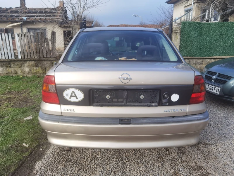 Opel Astra 1.7TD 87000km!!!, снимка 4 - Автомобили и джипове - 53473440