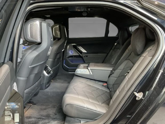 BMW i7 M60 xDrive = Shadow Line =  | Mobile.bg   8