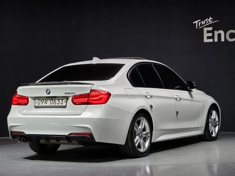 BMW 328 I M Sports, снимка 2 - Автомобили и джипове - 55830873