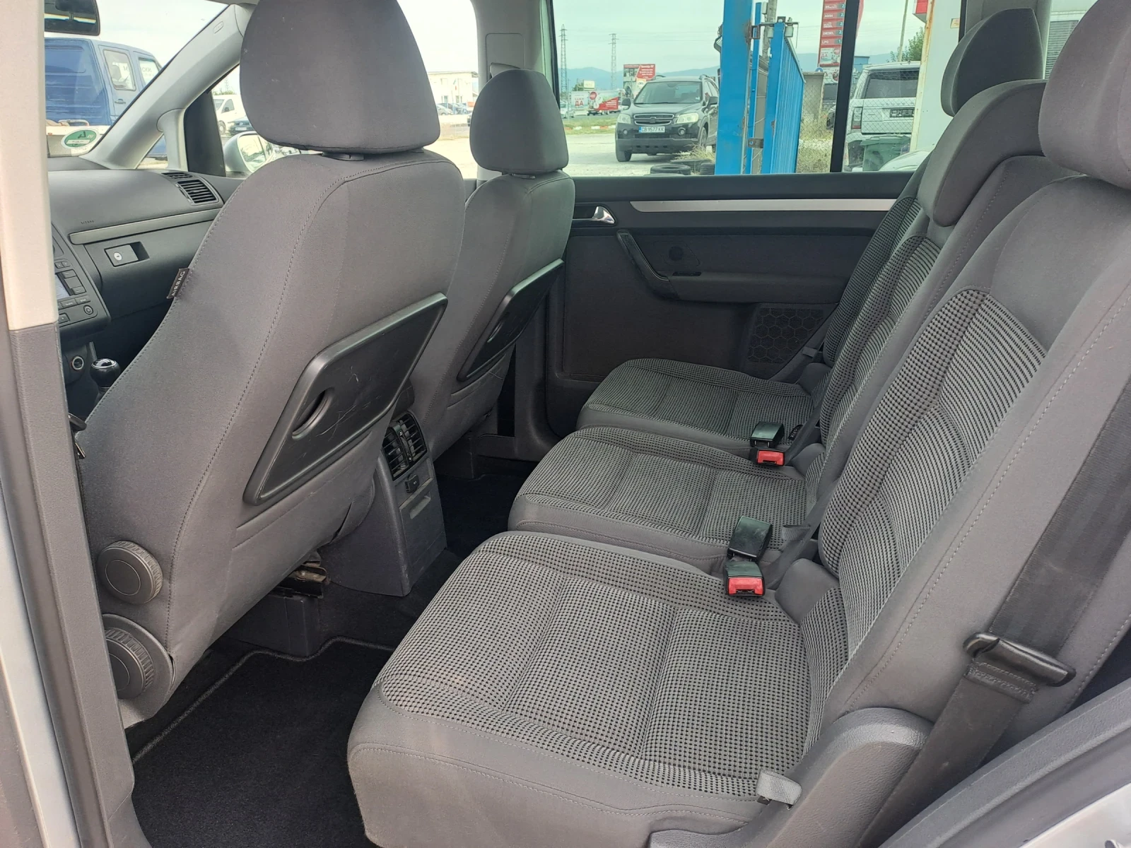 VW Touran 1.9TDI, 105кс.6ск. - изображение 8