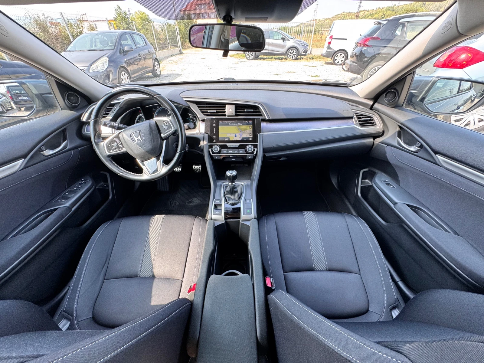 Honda Civic 1.6i-dtec лизинг/navi/pdc/lane/xenon/camera - изображение 9