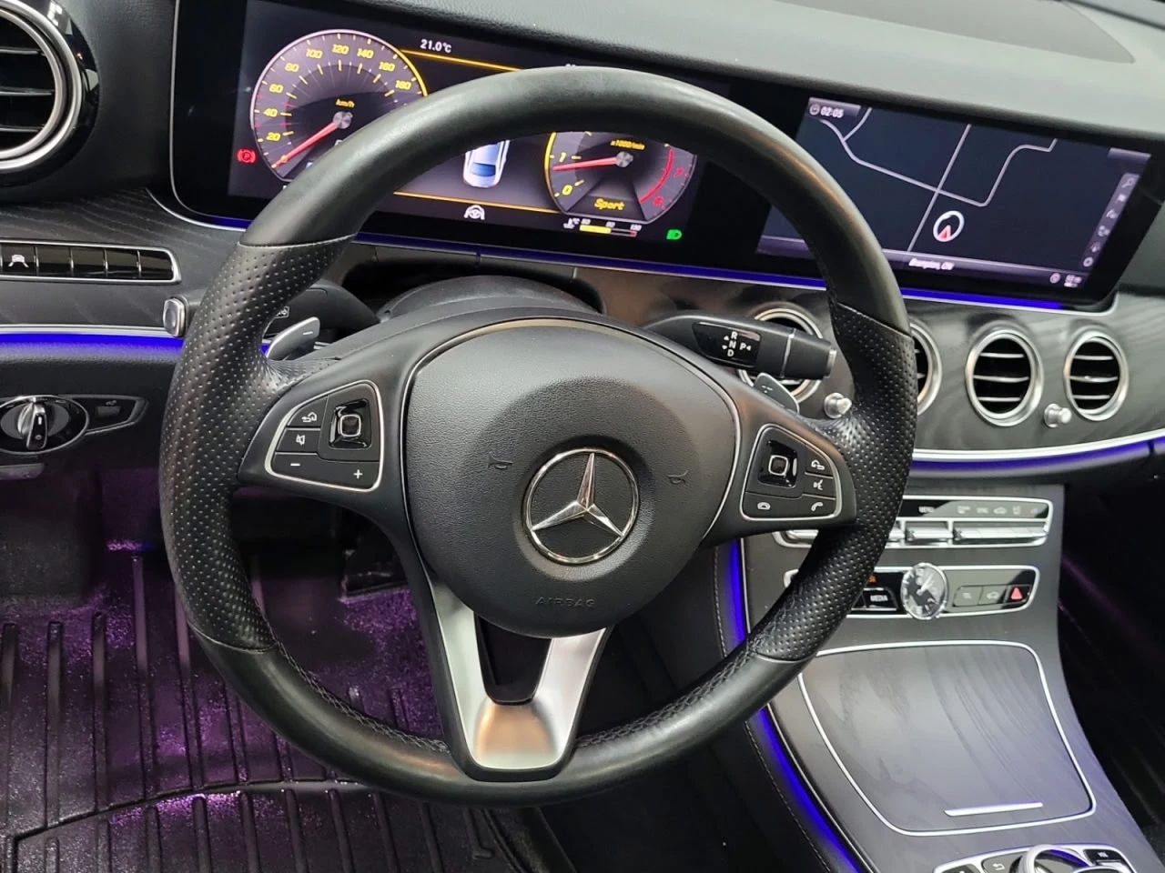 Mercedes-Benz E 300 * АВТО КРЕДИТ* ЦЕНА ДО БГ * Сервизна история *  - изображение 9