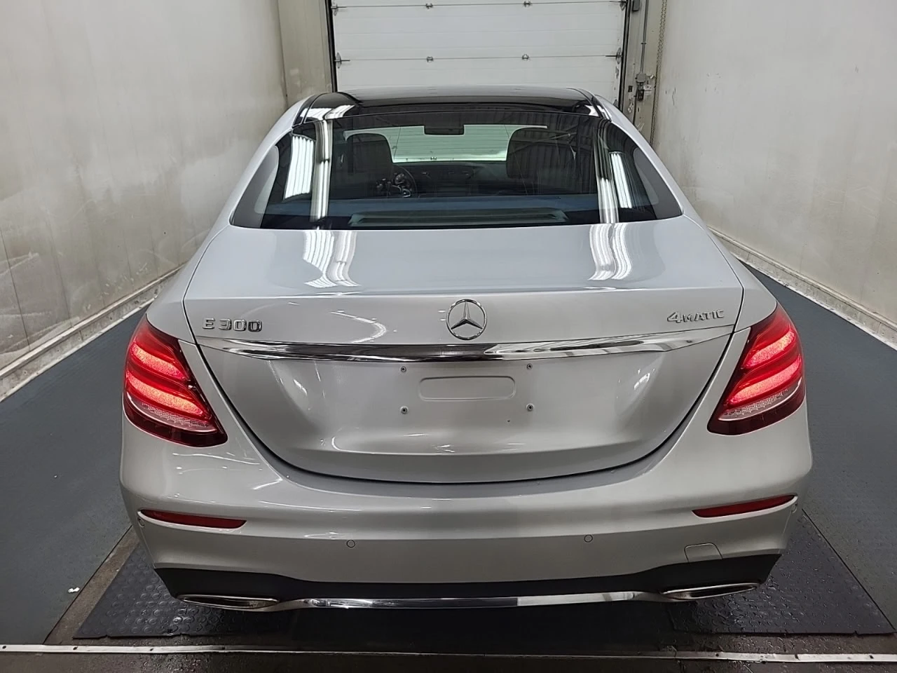 Mercedes-Benz E 300 * АВТО КРЕДИТ* ЦЕНА ДО БГ * Сервизна история *  - изображение 5